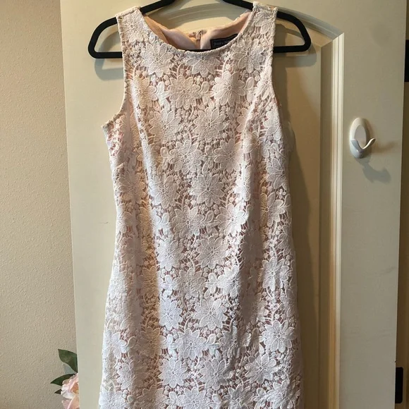 DRESS - Picture 1 of 4